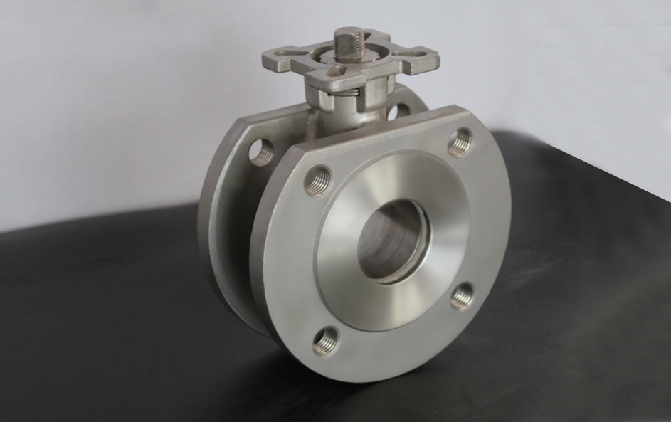 對(duì)夾式高平臺(tái)球閥適用于Class150、PN1.0～2.5MPa、-29~180℃的管路上，用于截?cái)嗷蚪油ü苈分械慕橘|(zhì)